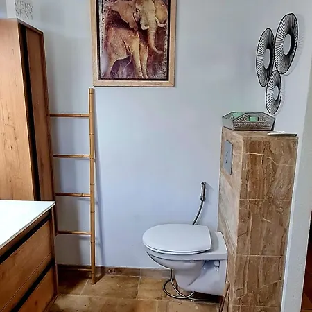 Villa Elisa, Un Paradis A