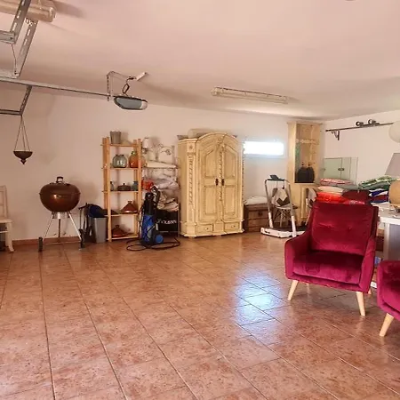 Elisa, Un Paradis A Figari (Corsica)